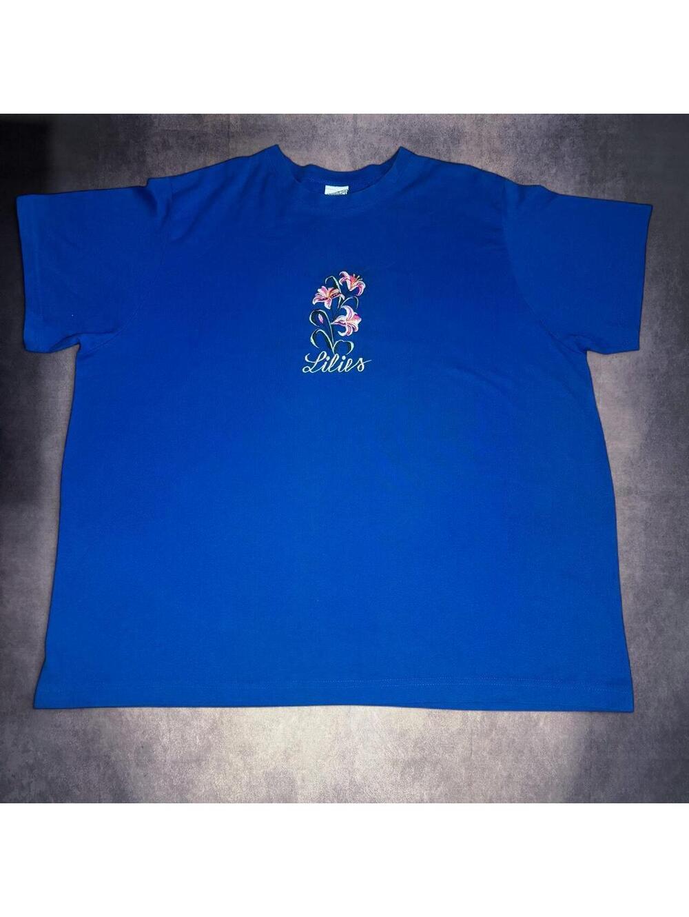 Rare Vintage 90s Blue Lily Embroidered Tee with pink lilies